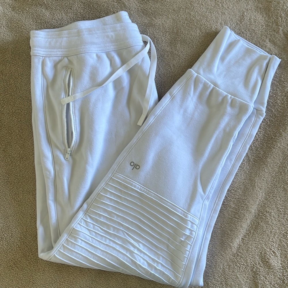 White alo sweatpants